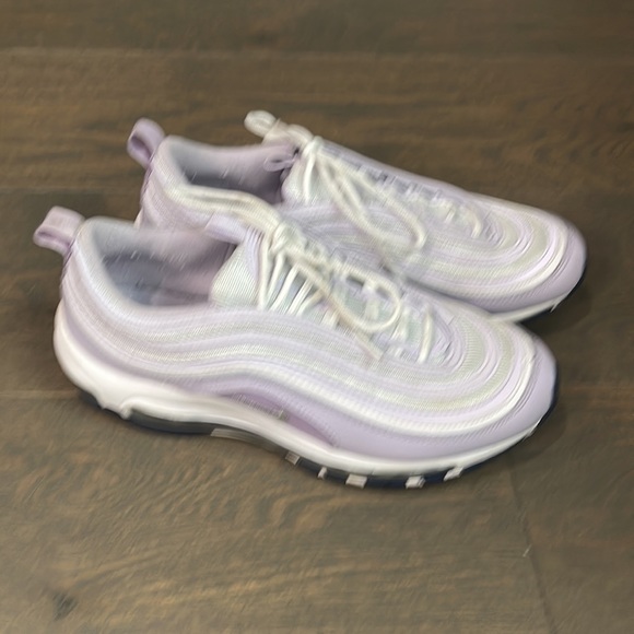 Nike Big Boys Air Max Sneaker. - Picture 3 of 7